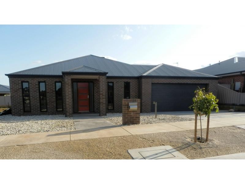 25 Victoria Avenue, Kangaroo Flat VIC 3555