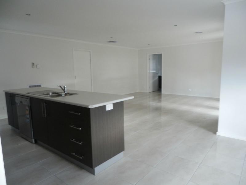 25 Victoria Avenue, Kangaroo Flat VIC 3555