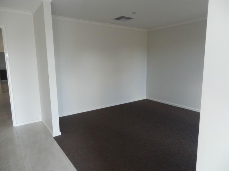 25 Victoria Avenue, Kangaroo Flat VIC 3555