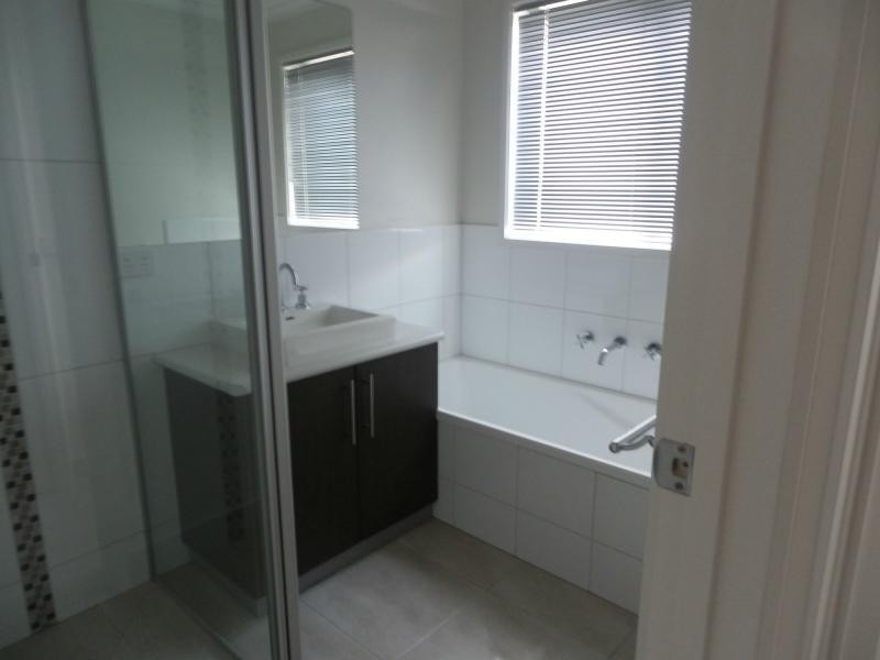 25 Victoria Avenue, Kangaroo Flat VIC 3555