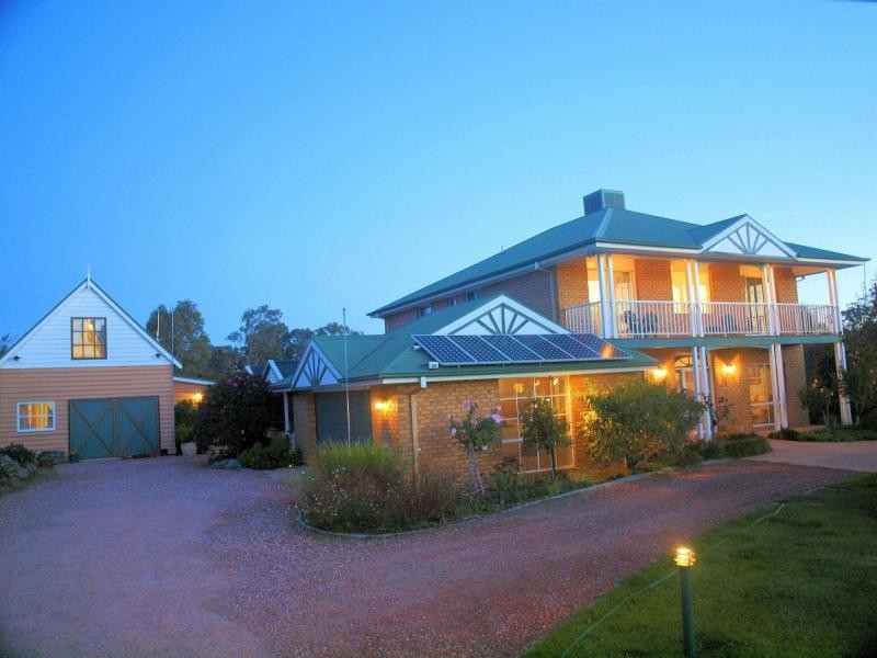 Ravenswood VIC 3453