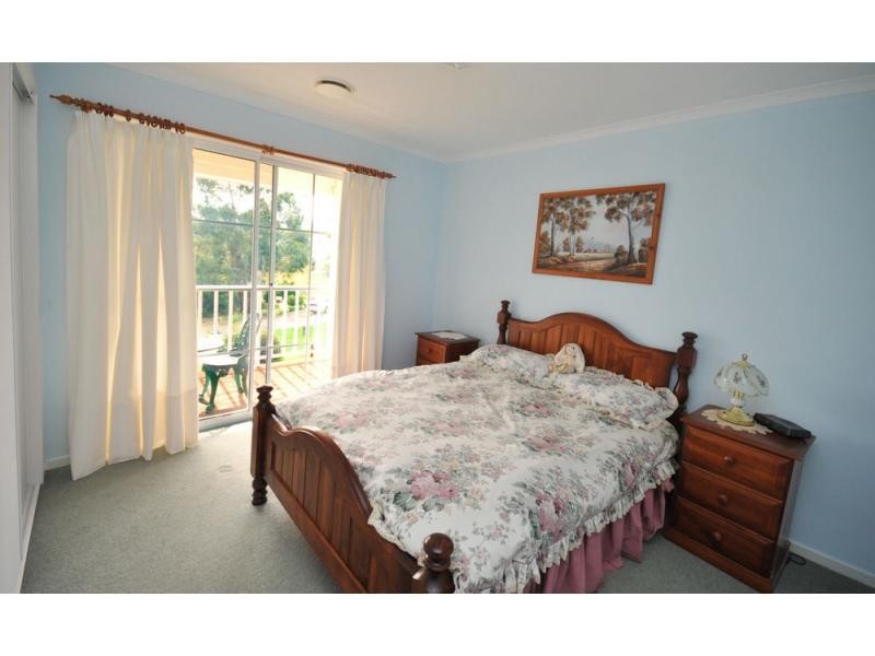 Ravenswood VIC 3453