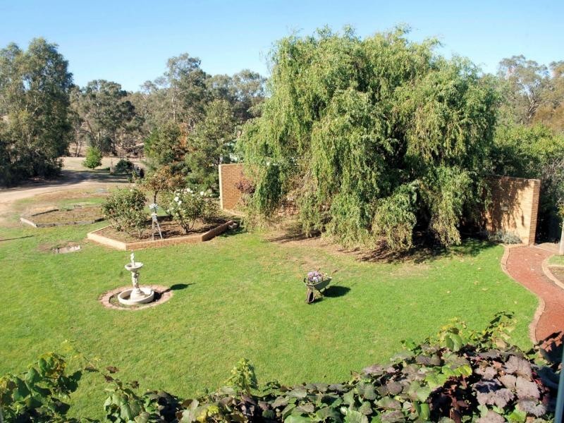 Ravenswood VIC 3453