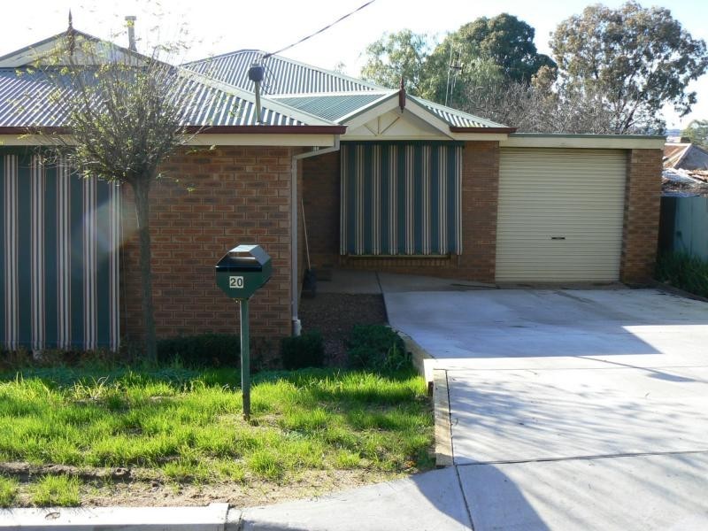 20 Wade Lane, Golden Square VIC 3555