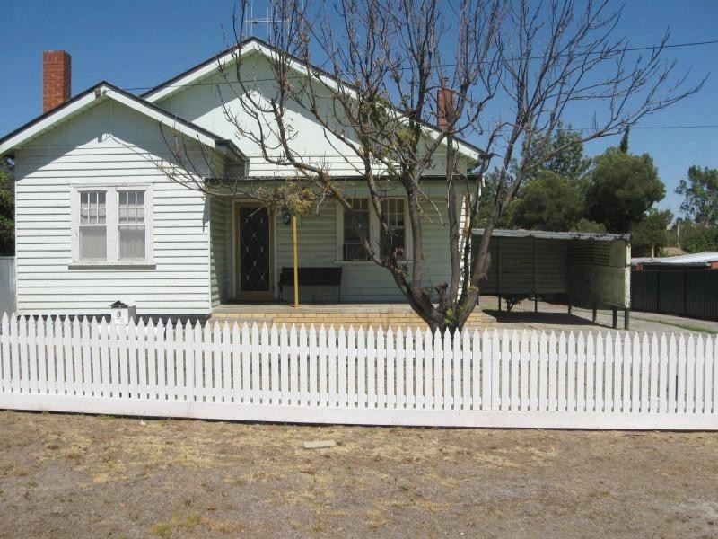 8 Barrell Street, Eaglehawk VIC 3556