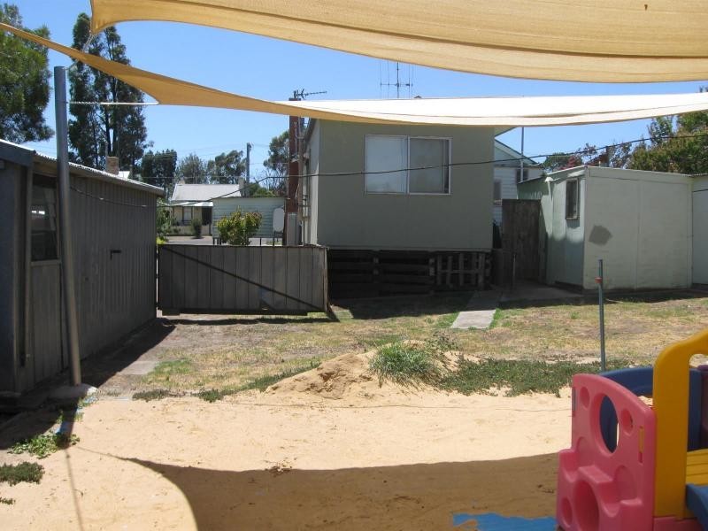 8 Barrell Street, Eaglehawk VIC 3556