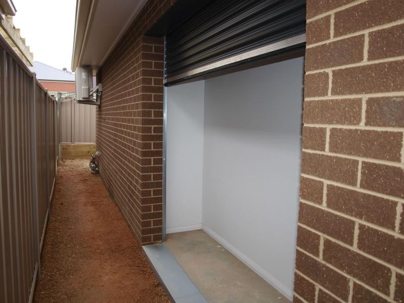 1 /31 Booth Street, Golden Square VIC 3555