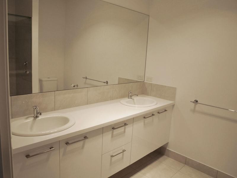 1 /31 Booth Street, Golden Square VIC 3555