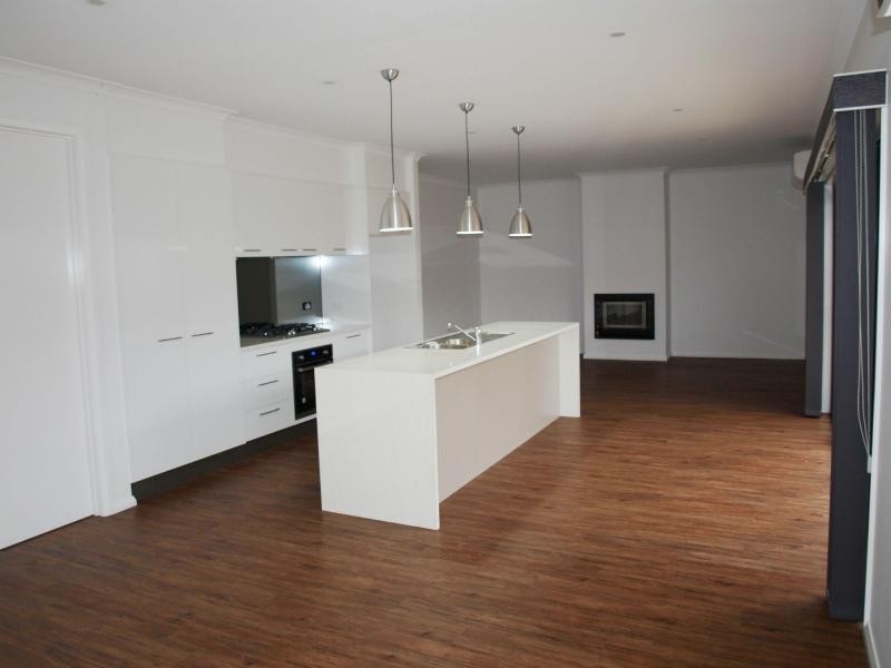 1 /31 Booth Street, Golden Square VIC 3555