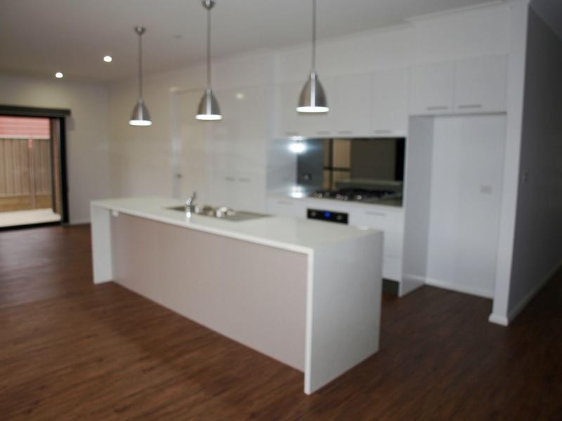 1 /31 Booth Street, Golden Square VIC 3555