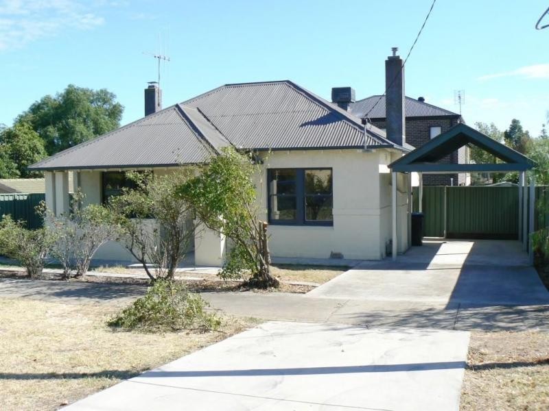 Unit 1/23 Nish Street, Flora Hill VIC 3550