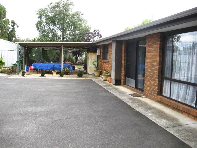 2 Irene Court, Kangaroo Flat VIC 3555