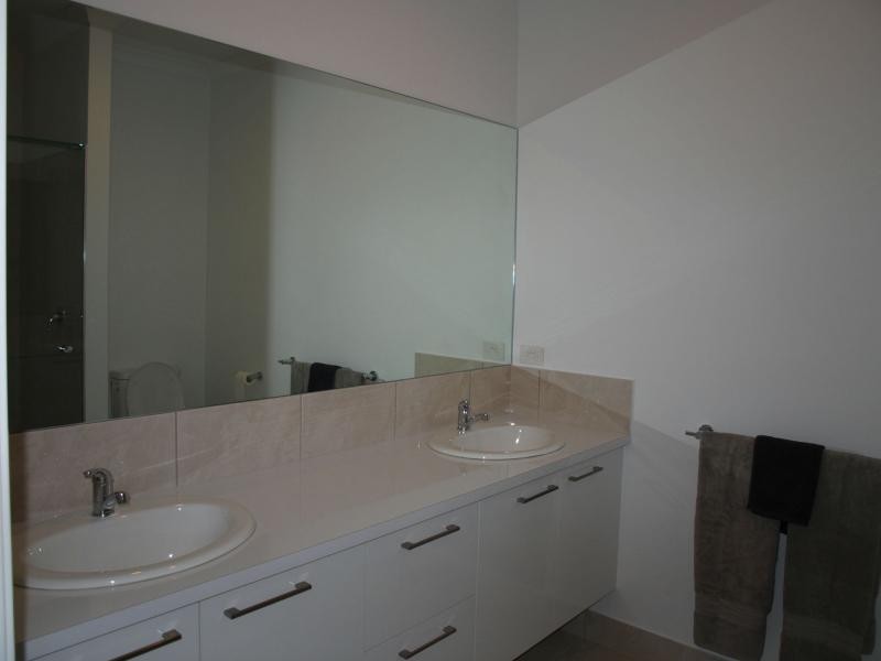 2 /31 Booth Street, Golden Square VIC 3555