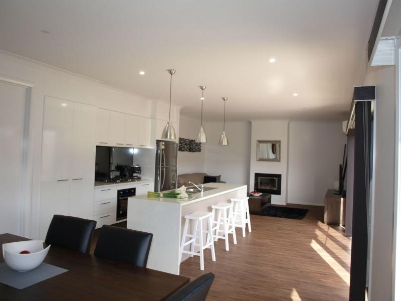 2 /31 Booth Street, Golden Square VIC 3555