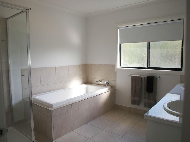 2 /31 Booth Street, Golden Square VIC 3555