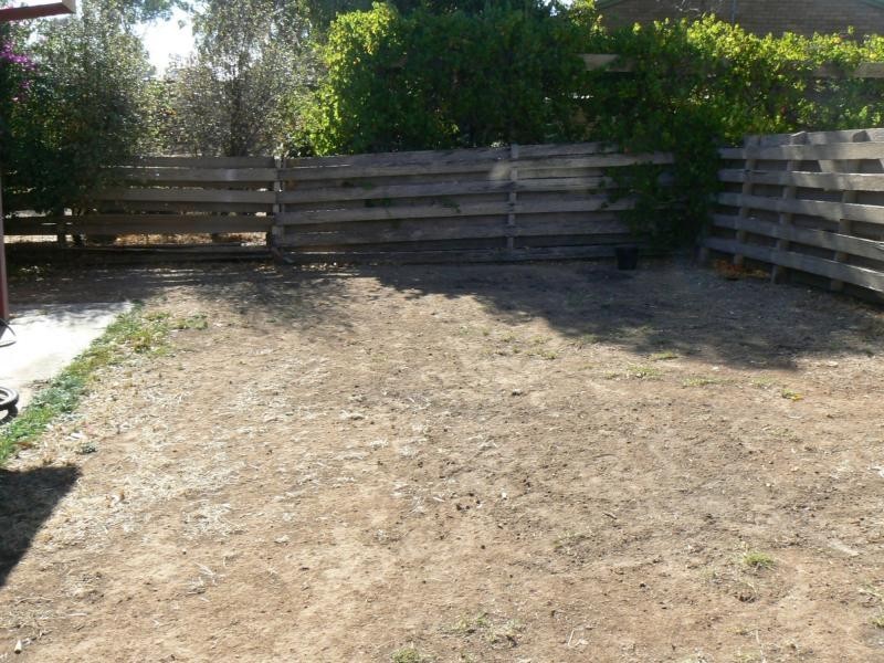 2/9 Akoonah Drive, Golden Square VIC 3555