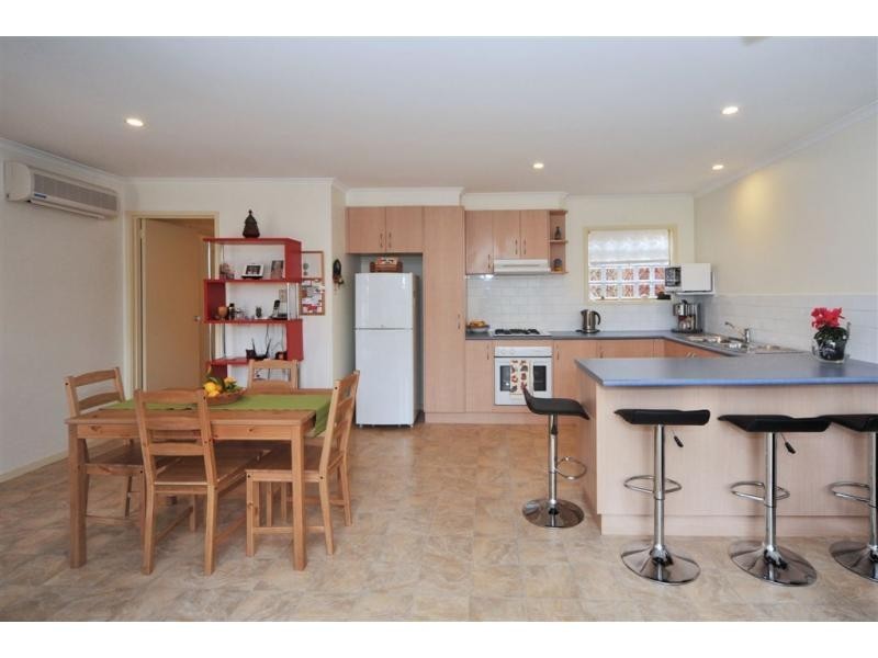 2/7 Allingham Street, Golden Square VIC 3555