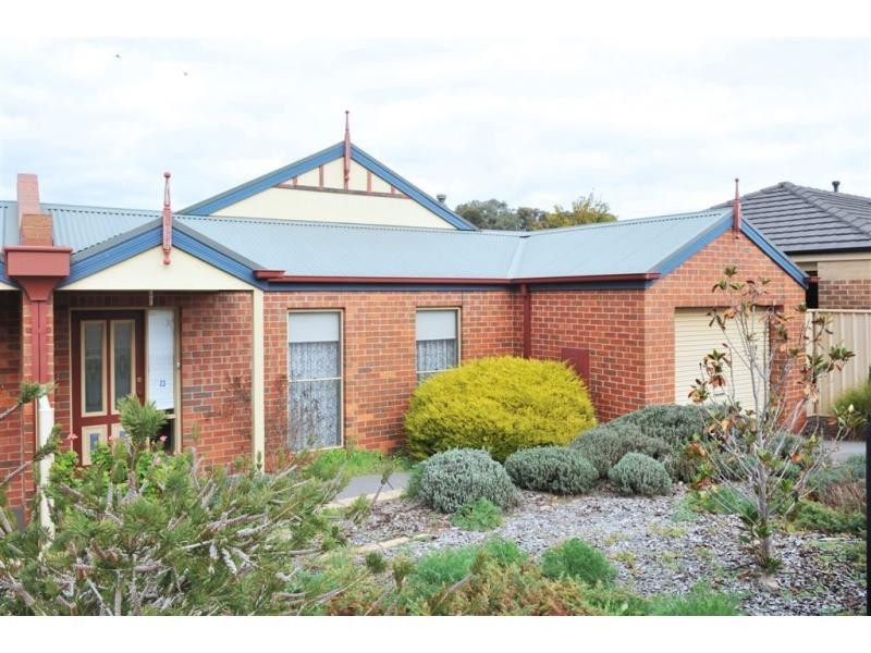 2/7 Allingham Street, Golden Square VIC 3555