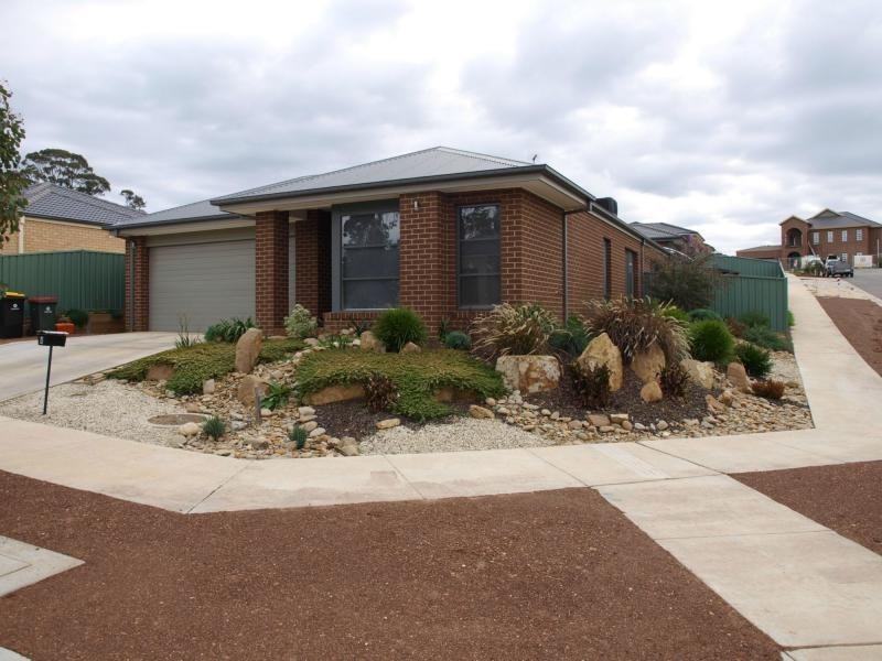 4 Akins Rise, Golden Square VIC 3555