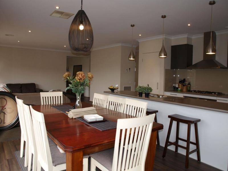 4 Akins Rise, Golden Square VIC 3555