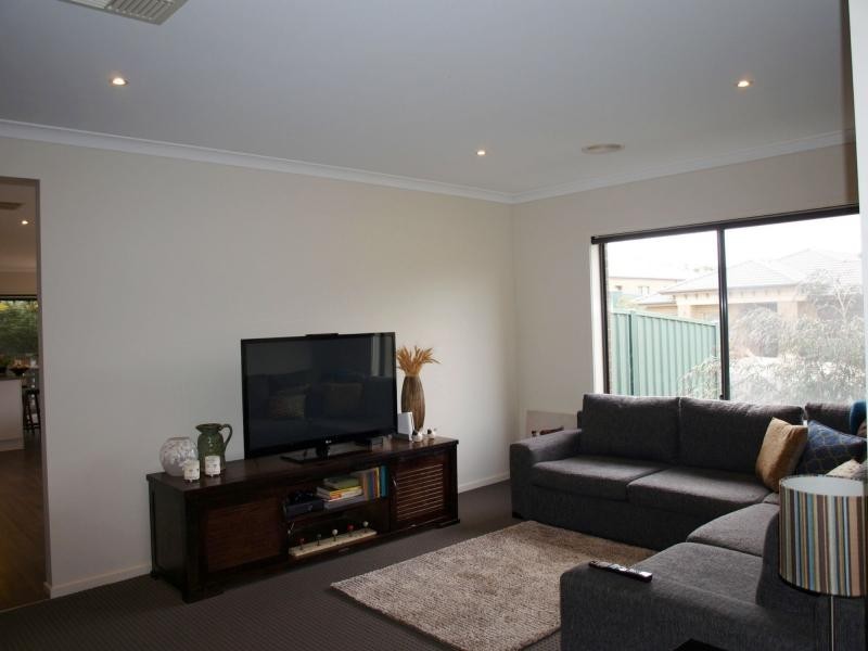 4 Akins Rise, Golden Square VIC 3555