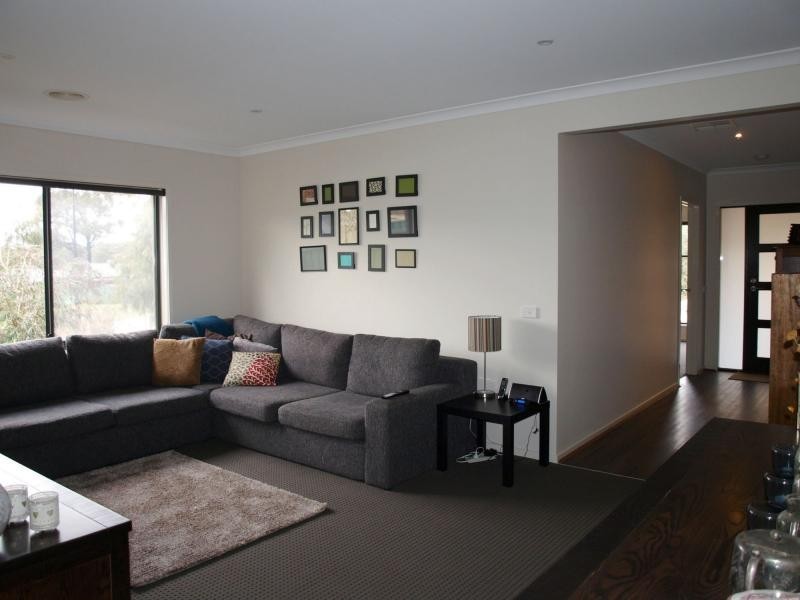 4 Akins Rise, Golden Square VIC 3555