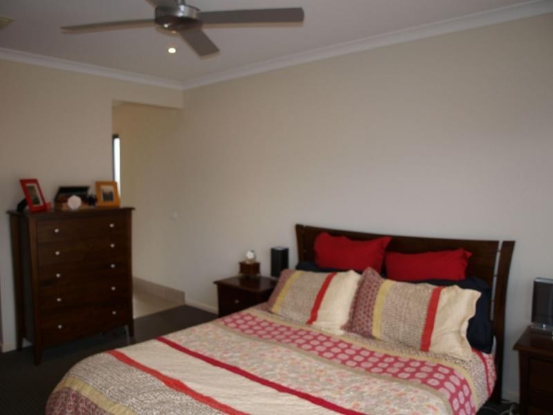 4 Akins Rise, Golden Square VIC 3555