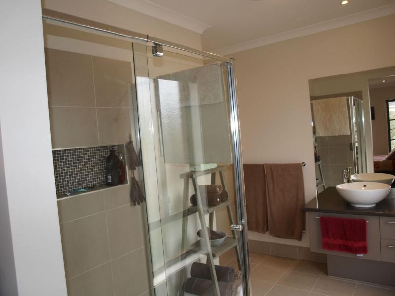 4 Akins Rise, Golden Square VIC 3555