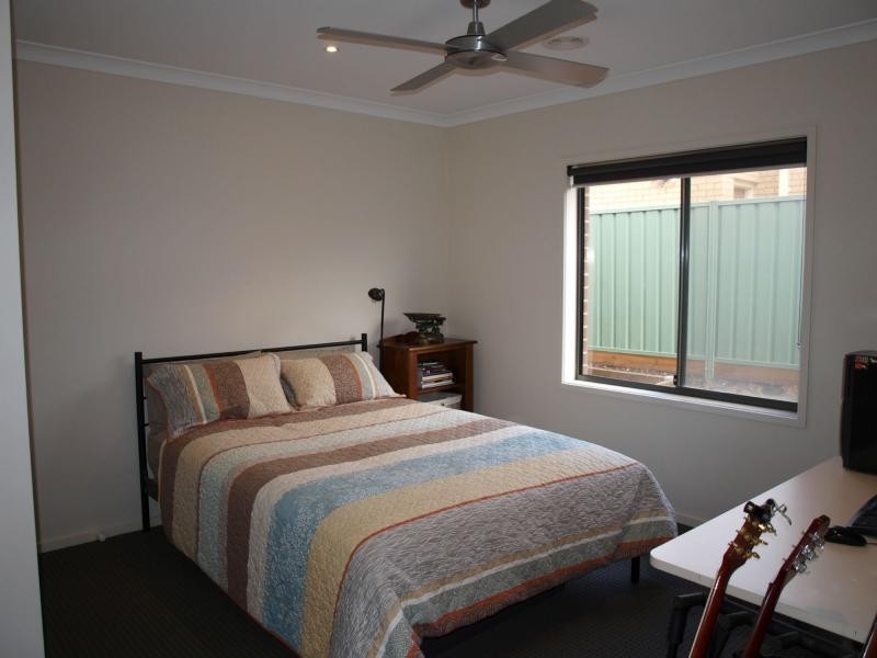 4 Akins Rise, Golden Square VIC 3555