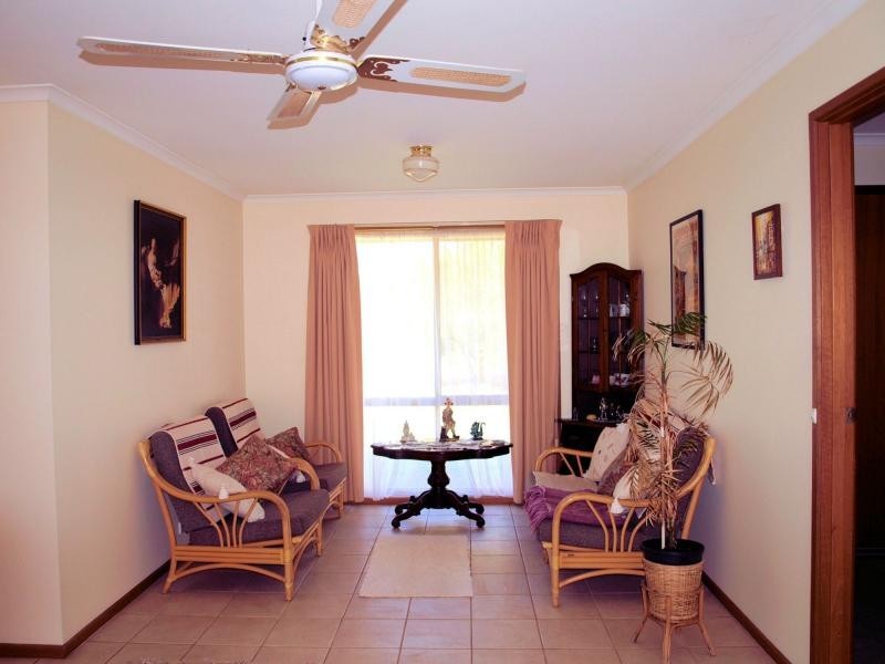 18 Shakespere Road, Heathcote VIC 3523