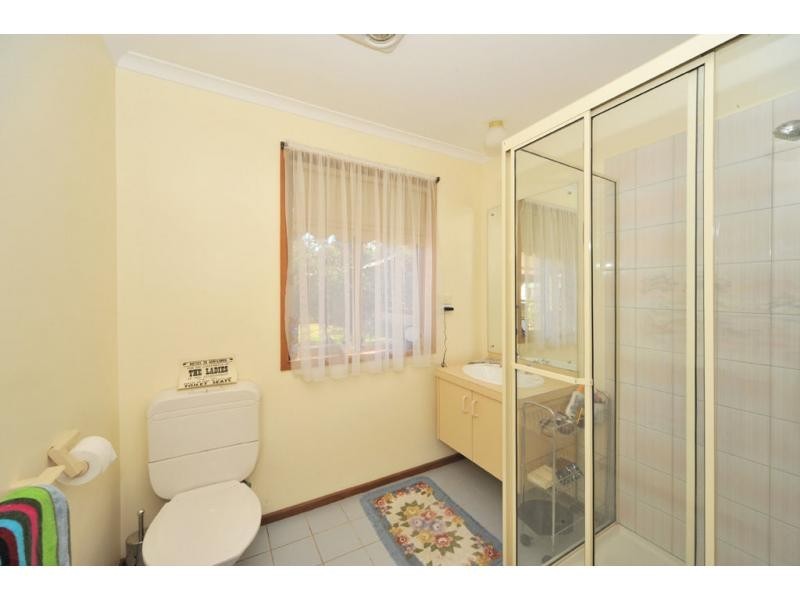 18 Shakespere Road, Heathcote VIC 3523