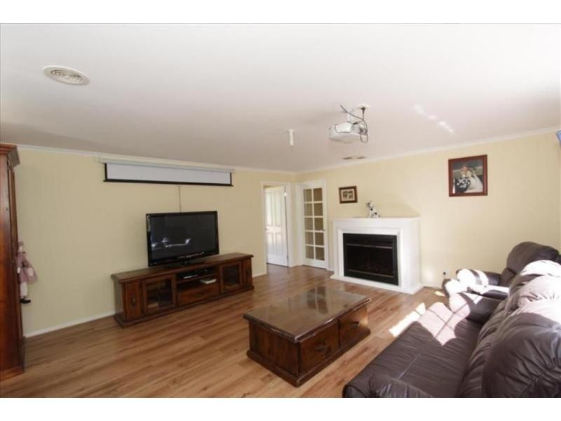 24 Aspera Way, Kangaroo Flat VIC 3555