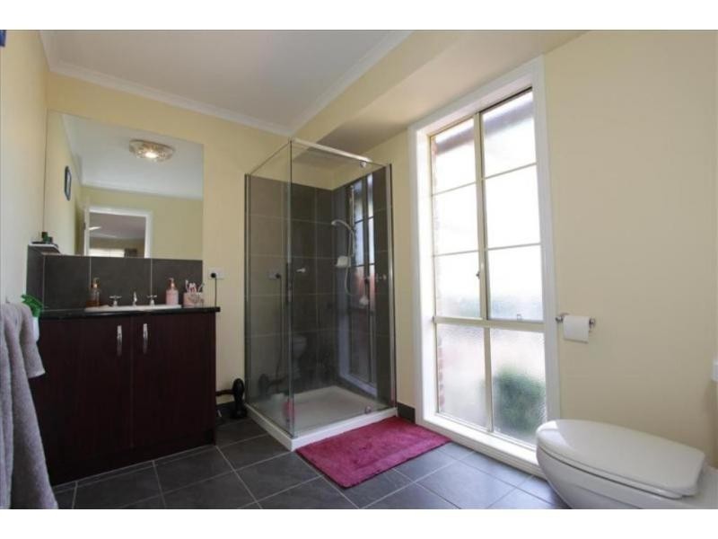 24 Aspera Way, Kangaroo Flat VIC 3555