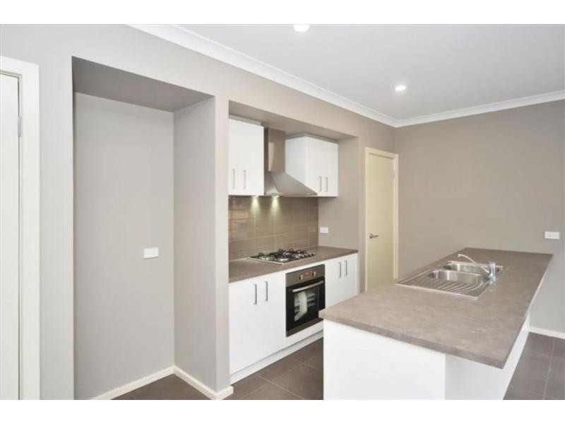 27 Bentley Terrace, Quarry Hill VIC 3550