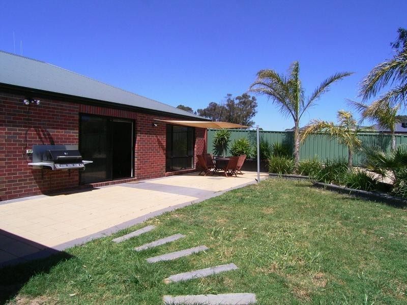 7 James Court, Kangaroo Flat VIC 3555