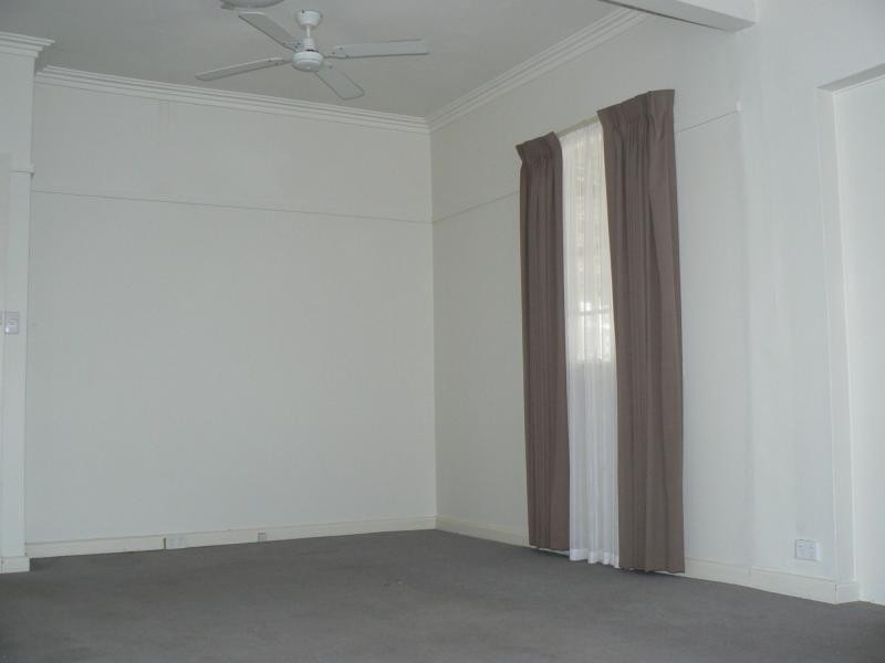 12 Gordon Street, Kangaroo Flat VIC 3555