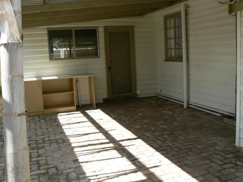 12 Gordon Street, Kangaroo Flat VIC 3555