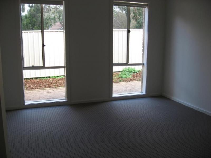 100 Bassett Drive, Strathfieldsaye VIC 3551