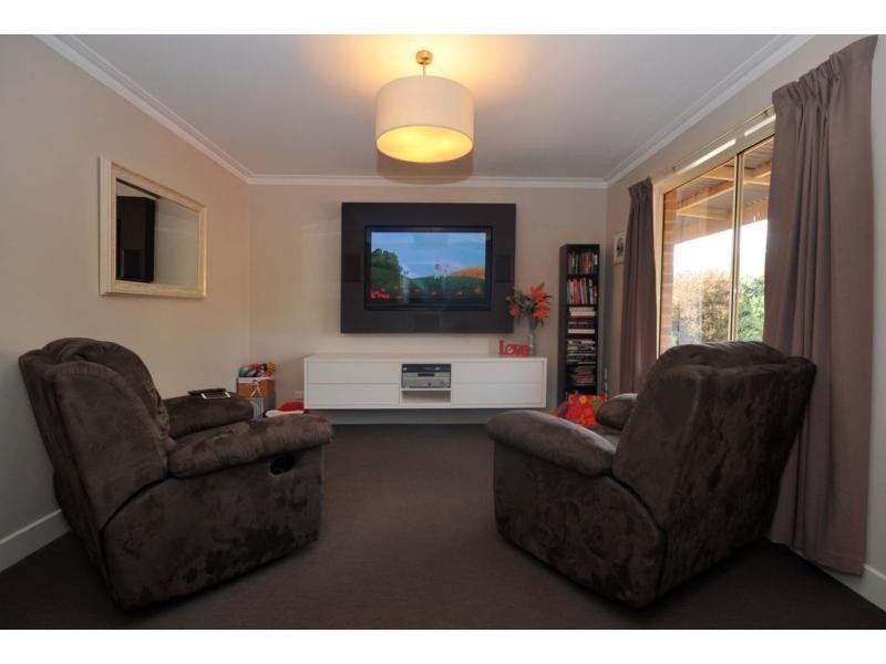 7 Seventh Hill Court, White Hills VIC 3550