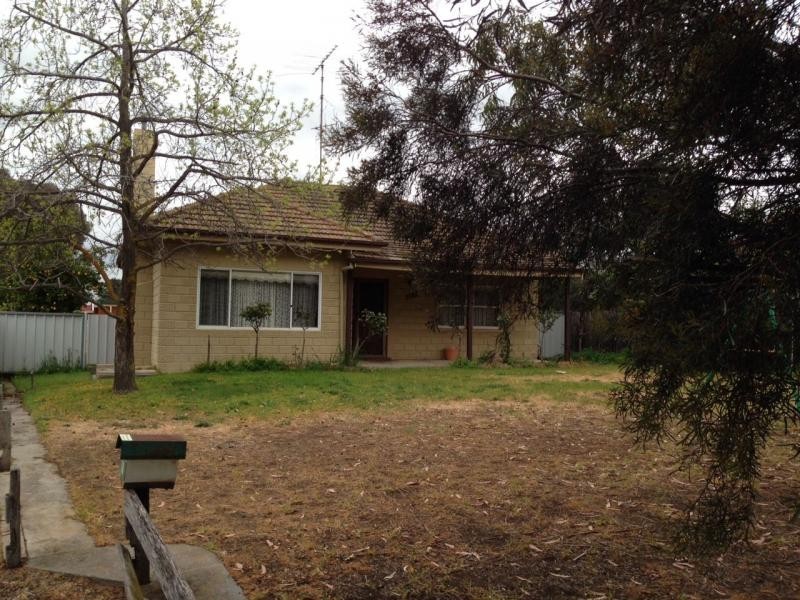 18 Robinson Street, Long Gully VIC 3550