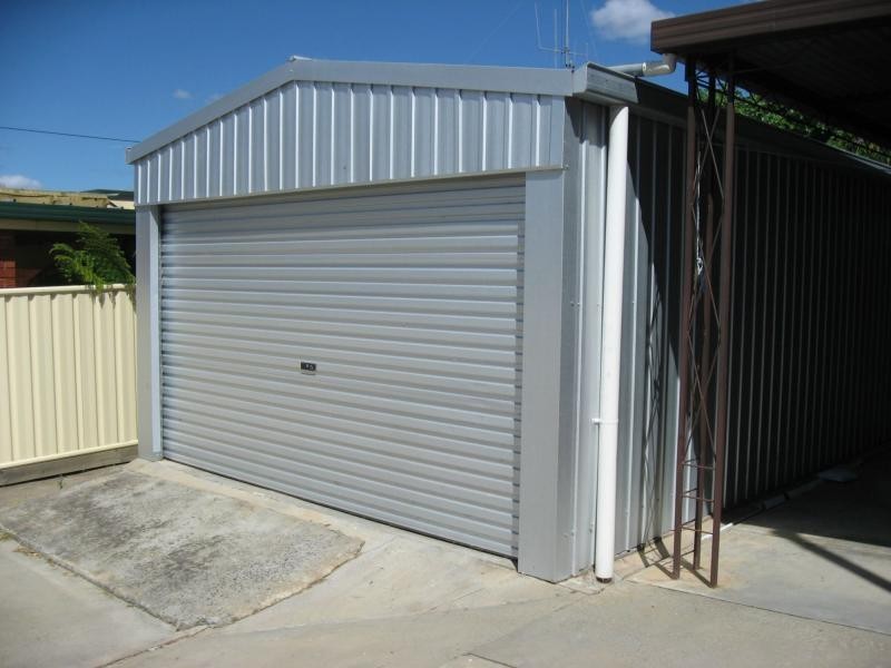 18 Robinson Street, Long Gully VIC 3550