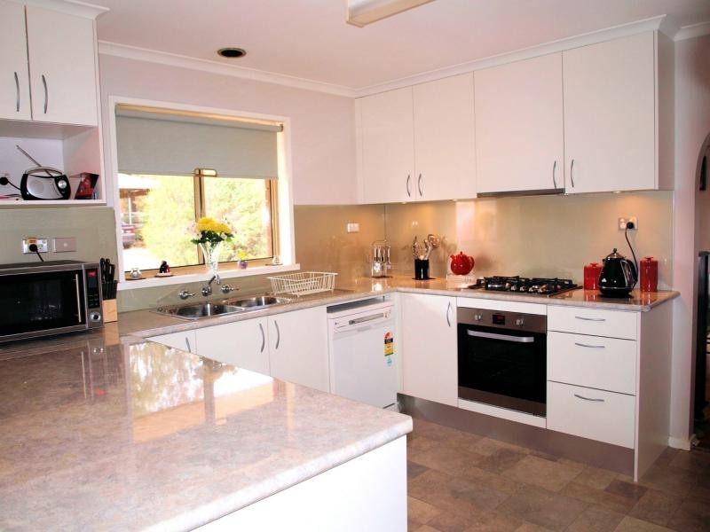 42 Ross Street, Heathcote VIC 3523