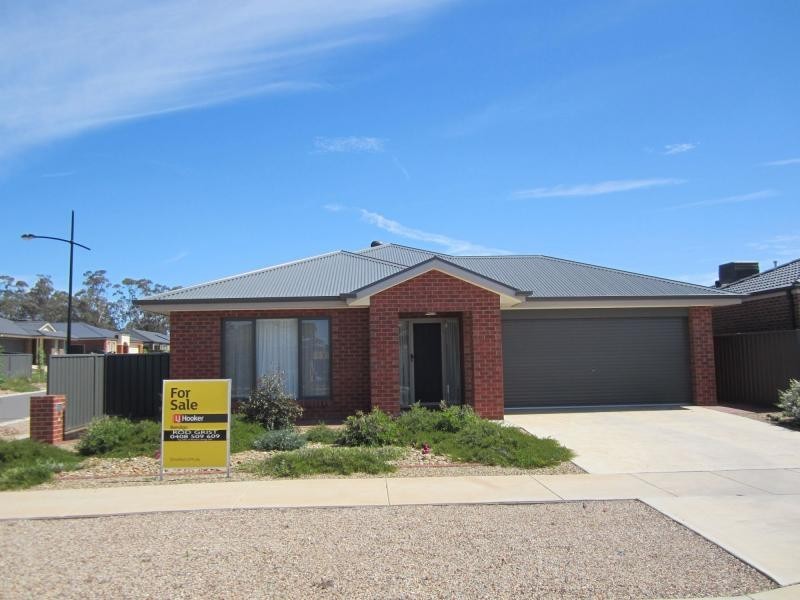 2 Peninsula Drive, Eaglehawk VIC 3556
