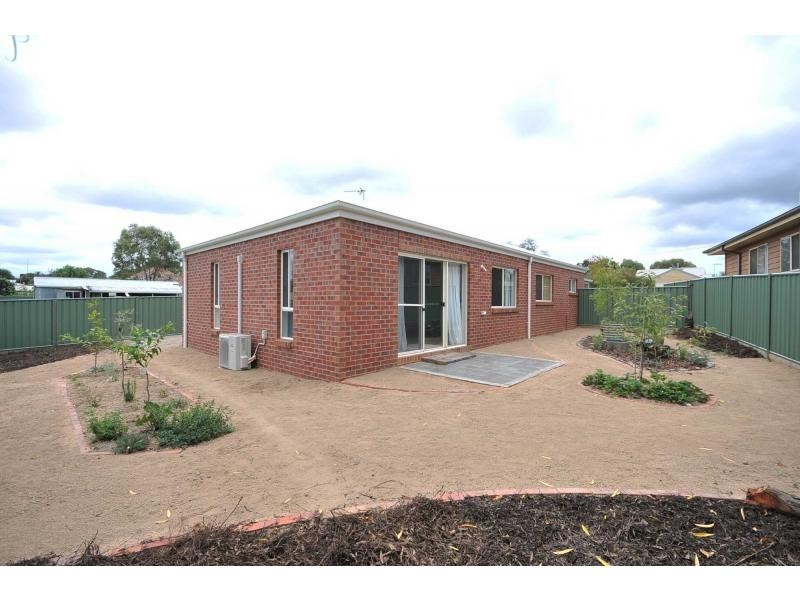 24 Leslie Street, Eaglehawk VIC 3556