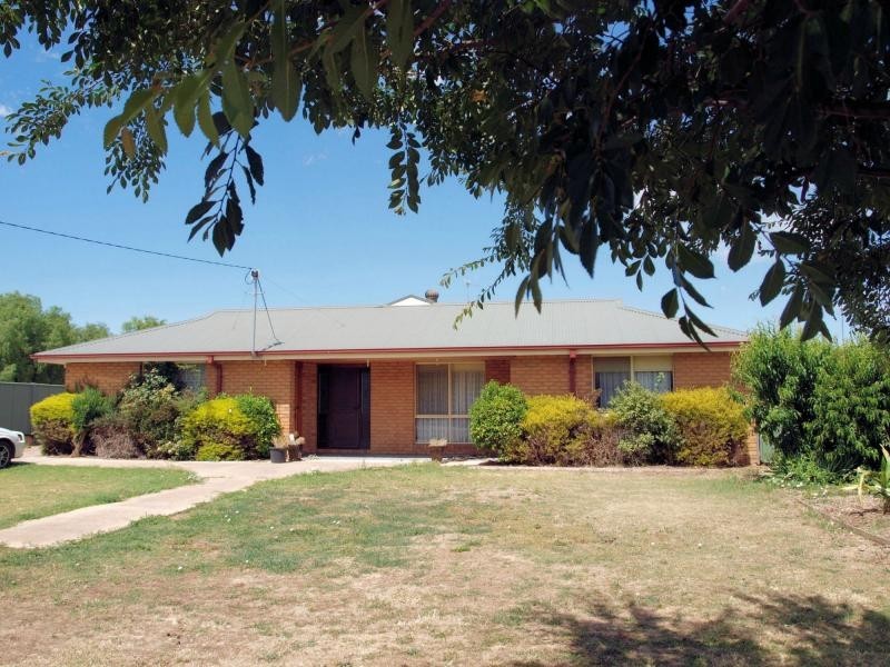 5 Ebden Street, Heathcote VIC 3523