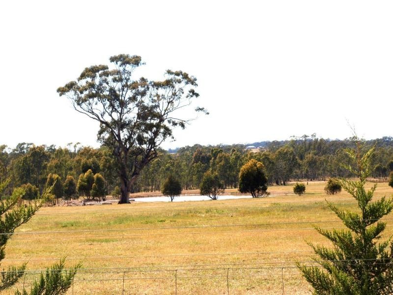 97 Dealba Road, Heathcote VIC 3523
