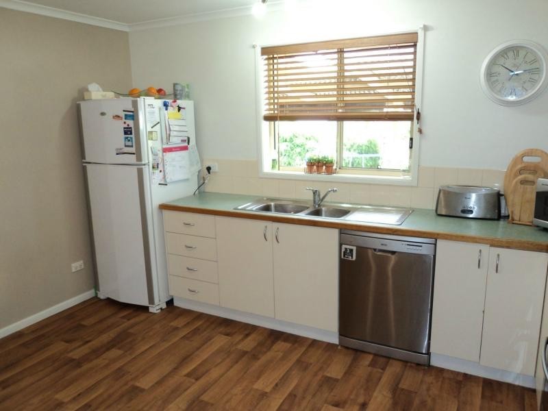 16 Banool Street, Golden Square VIC 3555