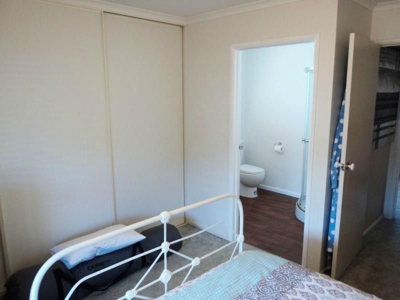 16 Banool Street, Golden Square VIC 3555