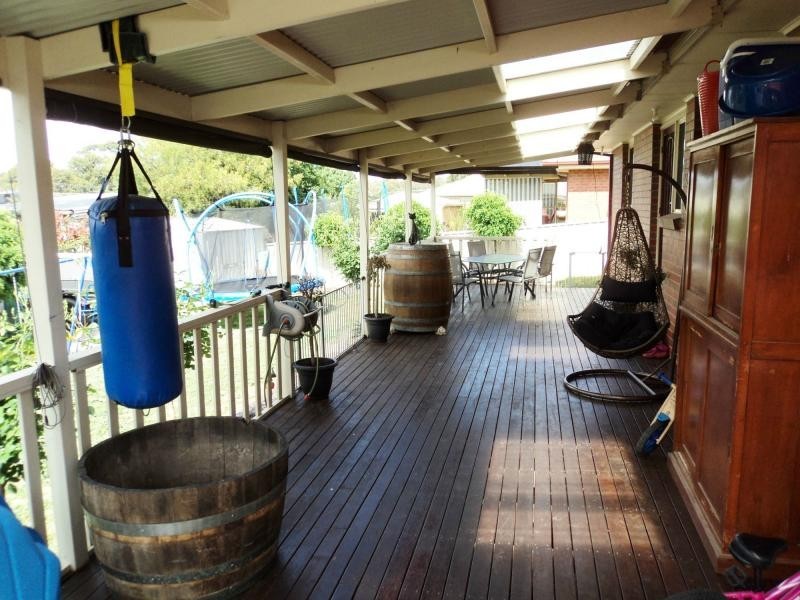 16 Banool Street, Golden Square VIC 3555