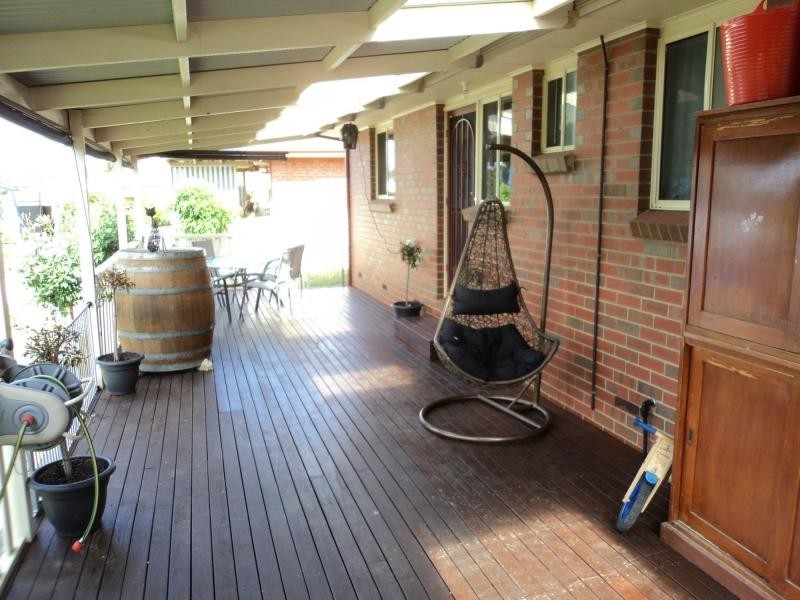 16 Banool Street, Golden Square VIC 3555